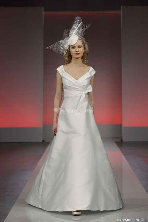 La robe de mariée du 9 avril 2013 est...
