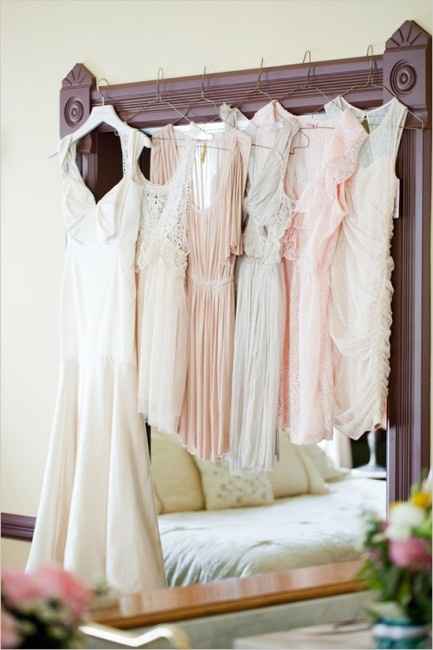 Votre premier essayage de robes en 1 mot ?