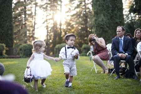 Votez pour votre photo préférée : les petites filles et les petits paniers