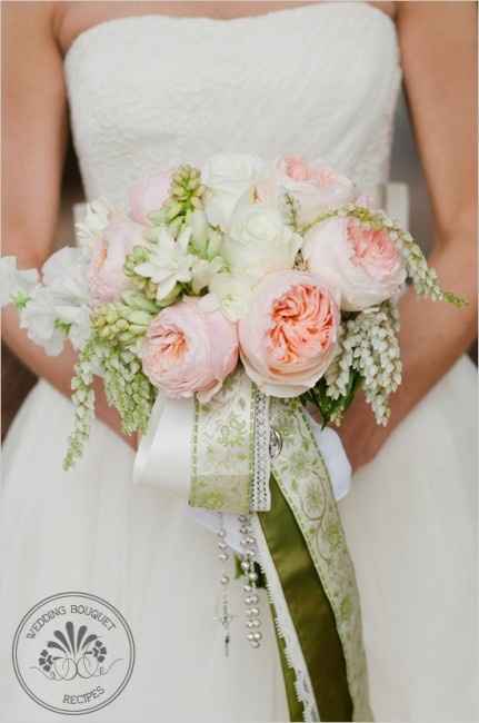 Bouquets de mariée avec des rubans