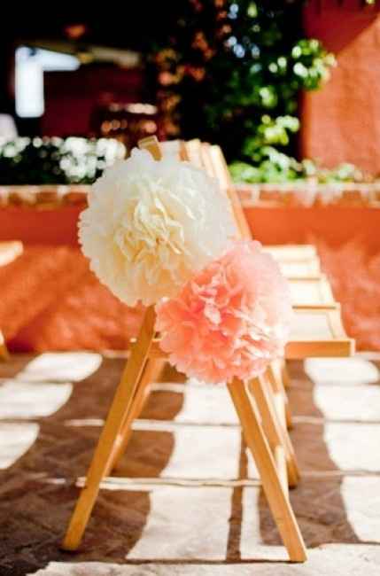 Chaises et pompons