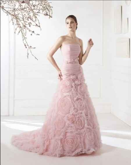 Robe de mariée rose pastel