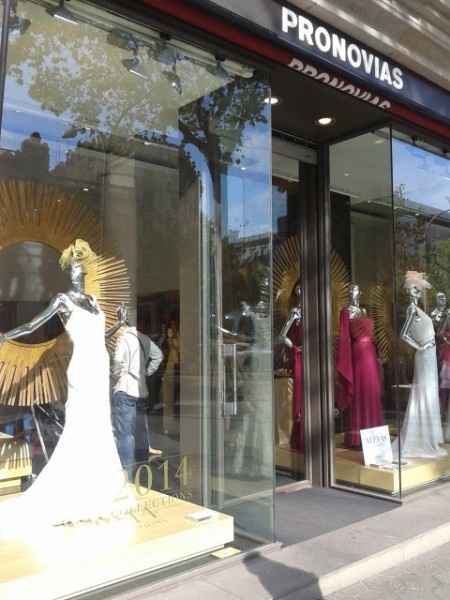 Vitrines de magasins pronovias