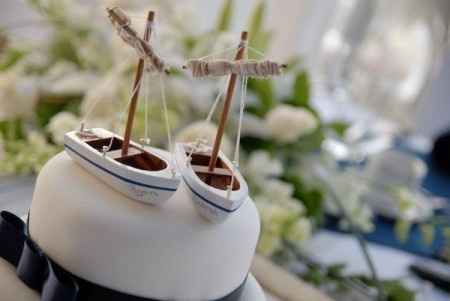 Votez pour votre figurine de gâteau de mariage préférée !