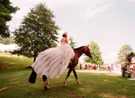 Quand les mariées montent à cheval