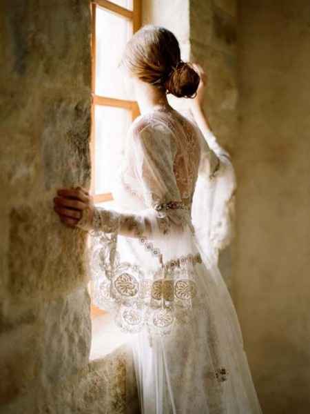 La mariée et la fenêtre
