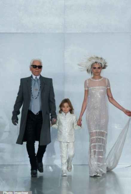 Karl Lagerfeld a devoilé au Grand Palais la collection Chanel Haute couture printemps/été