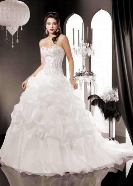 Votez pour votre robe de princesse favorite parmi 12 photos !