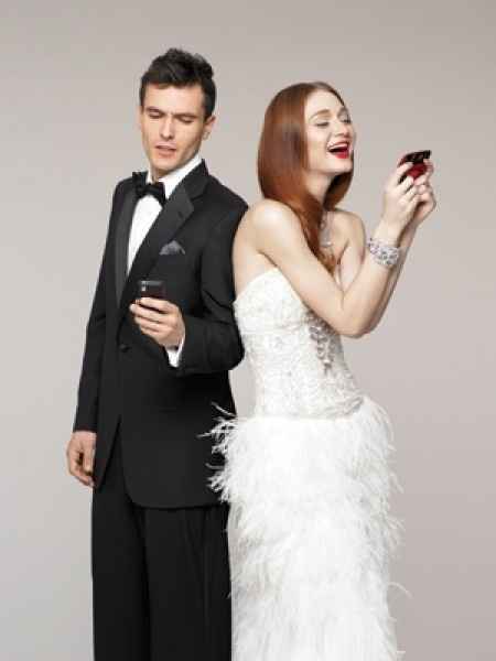 Qui de vous deux est le plus accro à son téléphone portable ?