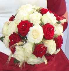 8 bouquets de mariées rouges et blancs: votez pour votre préféré !