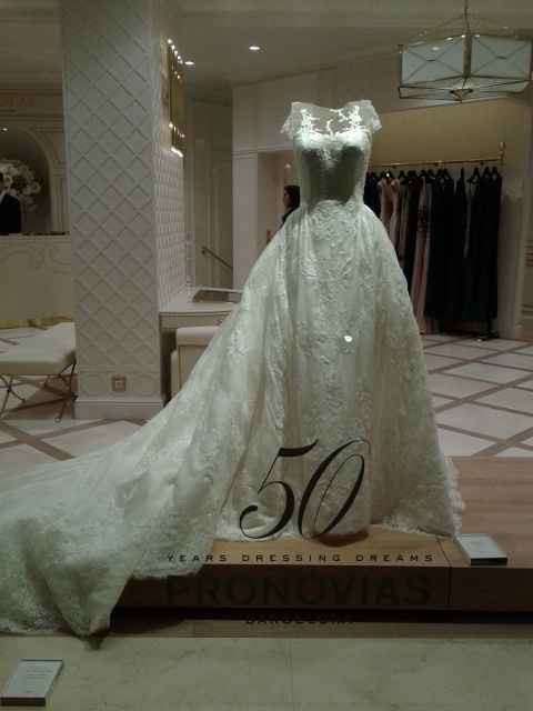 Nouveau concept store Pronovias Barcelone