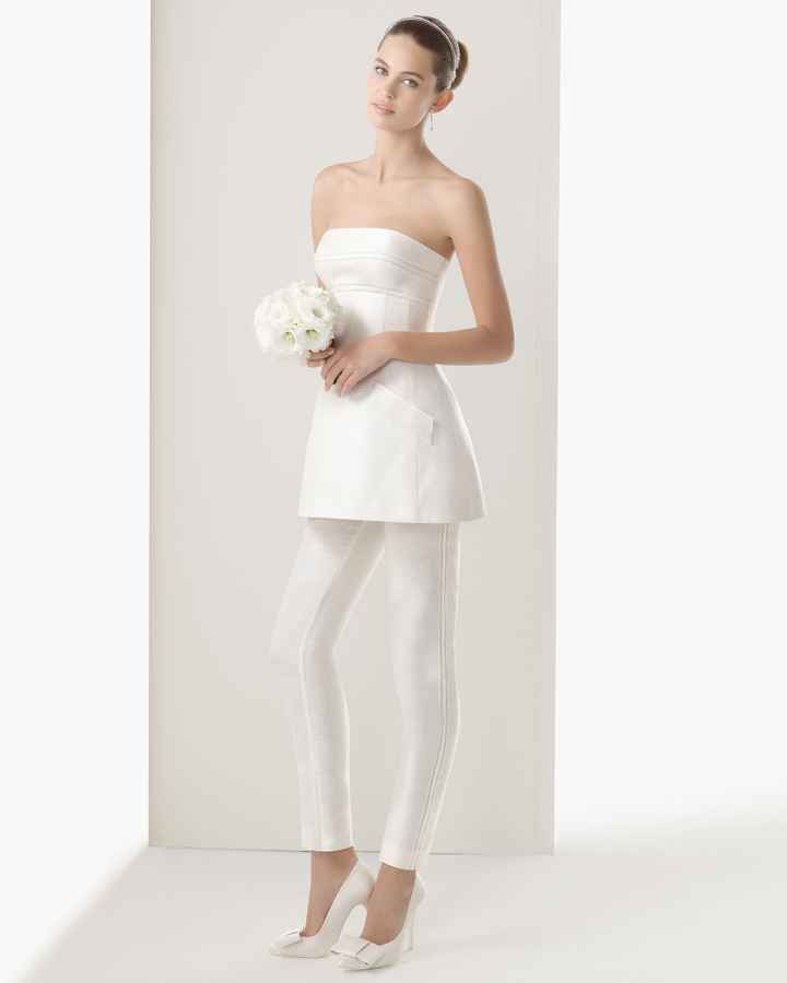 idées de look de mariée en pantalon