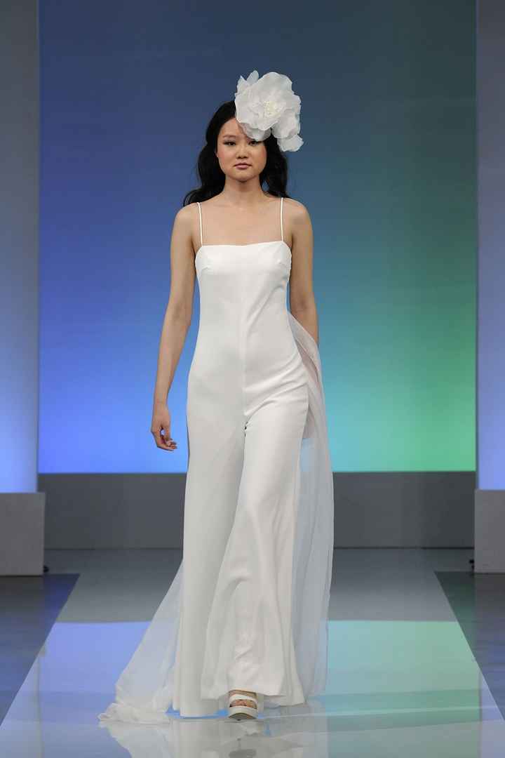 idées de look de mariée en pantalon