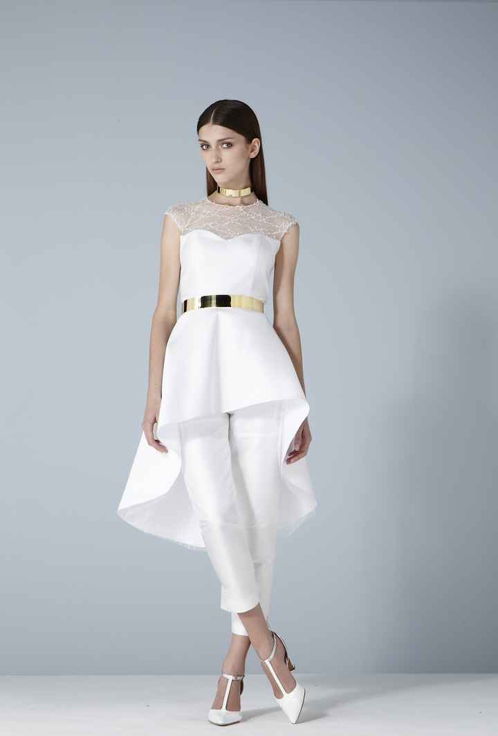 idées de look de mariée en pantalon