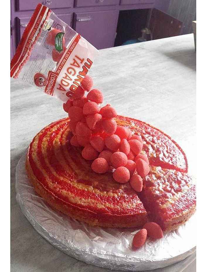 Gravity cake