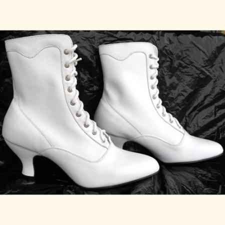 Bottines blanches pour look de mariee