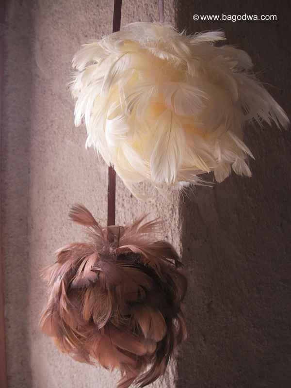 boule marron et blanc