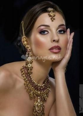 Maquillage et accessoire pour une mariée orientale