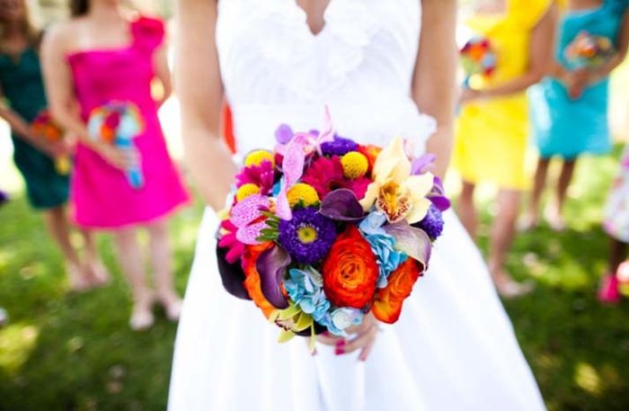 Bouquet de mariée de toutes les couleurs