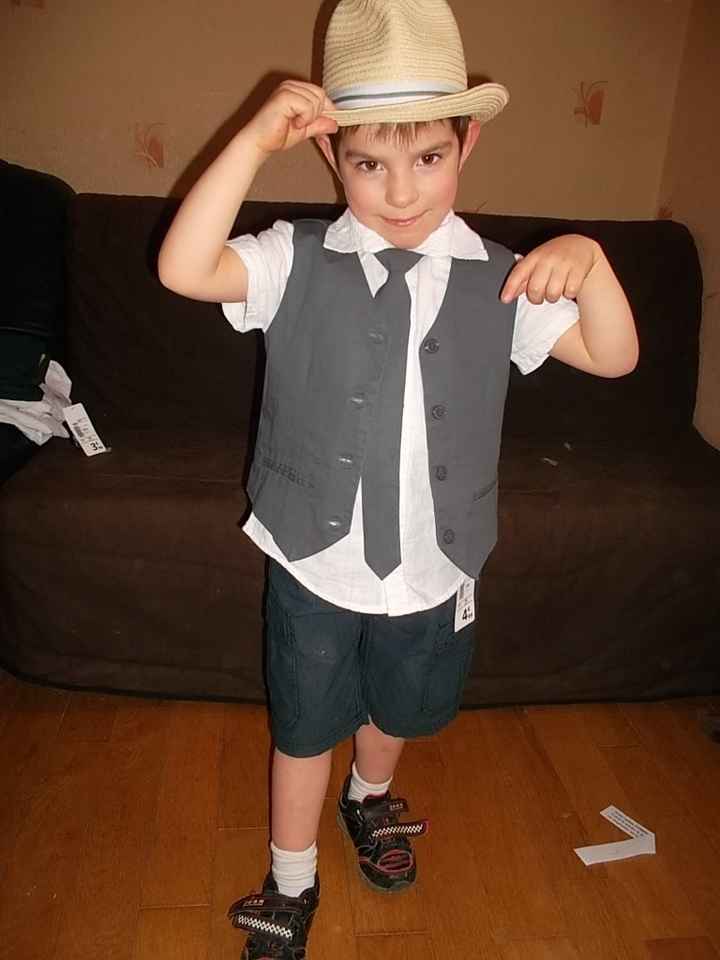 mon fils en tenue pour le mariage 