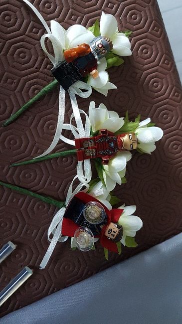  Boutonnières pour ces messieurs - 1