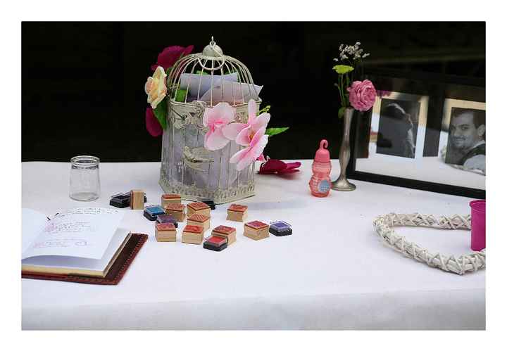 coin livre d'or urne