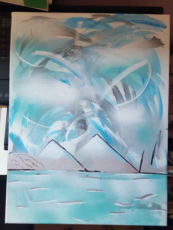 Le tableau abstrait qui fait parti des lots que j'ai fait avec mes petites mains!