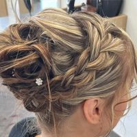 Coiffure mariée cheveux mi-longs - 1