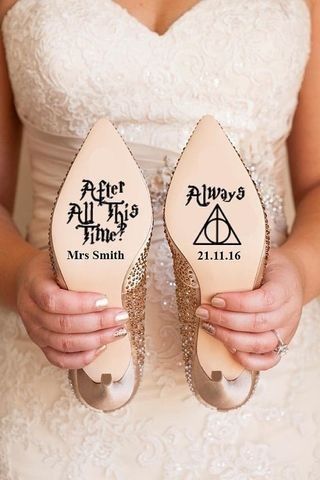 On jalouse les chaussures de la mariée ! :)
