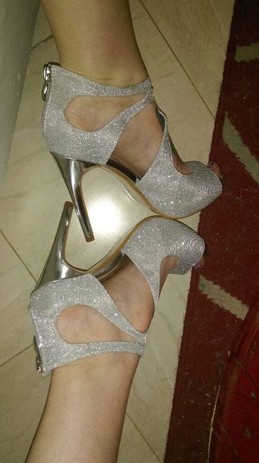 Chaussures argentées ou grises ?  - 1