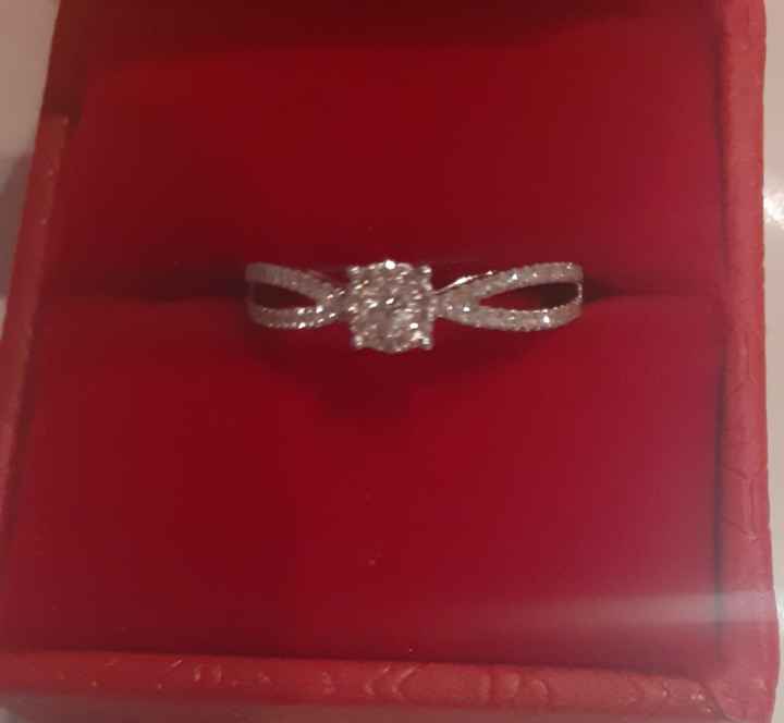 Ta bague de fiançailles sur le Pinterest de Mariages.net ça t'intéresse ? ❤️ - 1