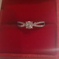 Ta bague de fiançailles sur le Pinterest de Mariages.net ça t'intéresse ? ❤️ - 1