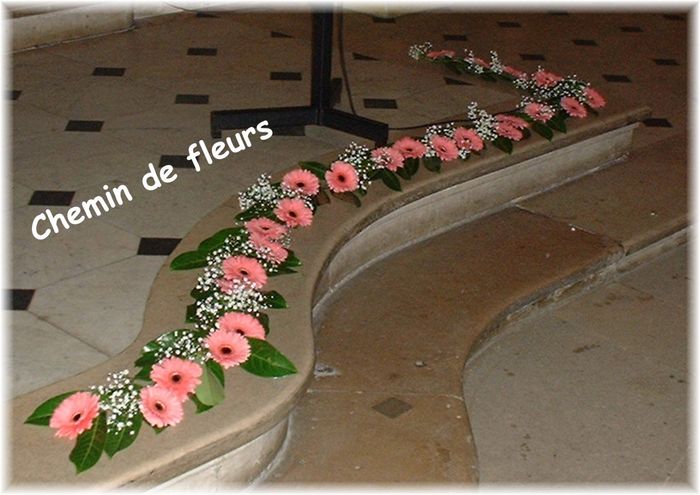 chemin d'église pour la cérémonie