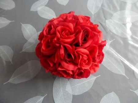 boule fleurs rouge