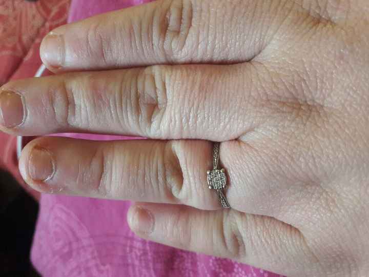 Avez-vous publié une photo de votre bague de fiançailles ? - 1