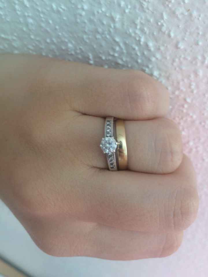 Comment portez vous votre bague de fiançailles et votre alliance ? - 1