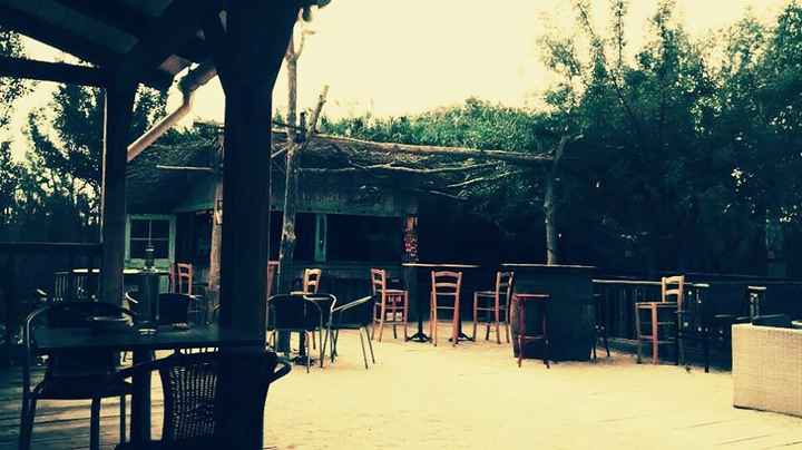 plagette et bar extérieur