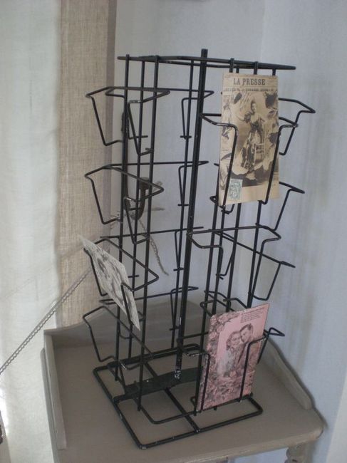 Présentoirs carte postale - 1