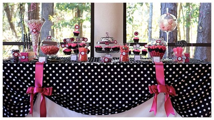 idée candy bar en fushia et blanc