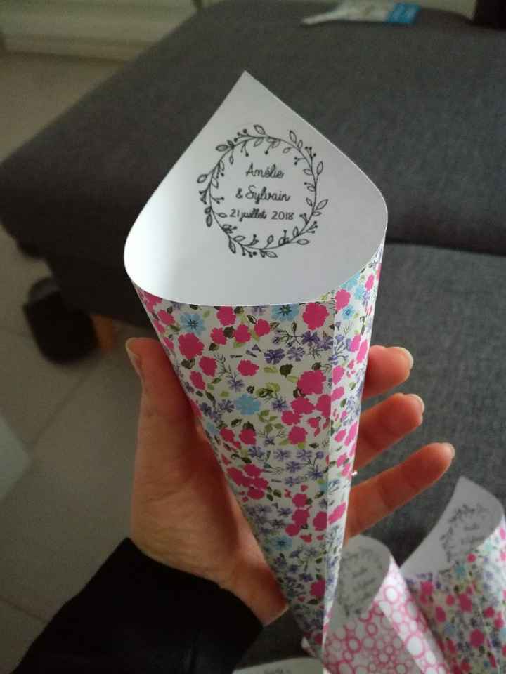 Cornets confettis pétales - 1