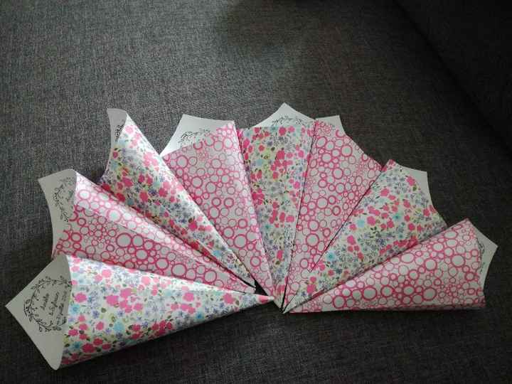 Cornets confettis pétales - 2