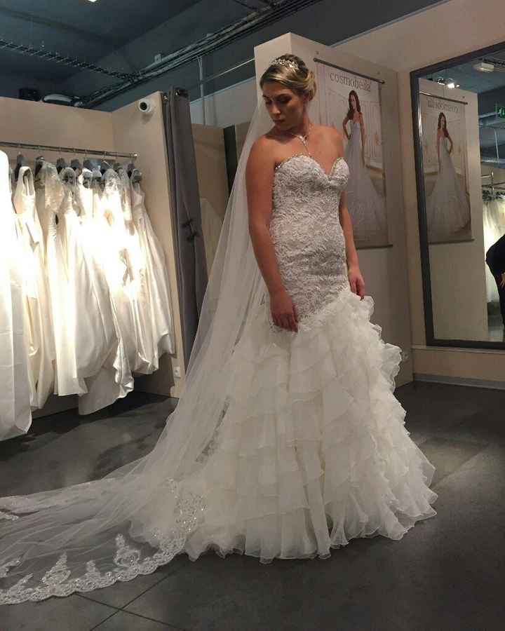 Robe de mariée pour grande - 1