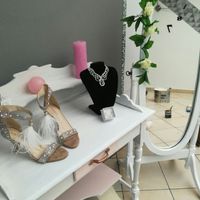 Ameublement pour préparation mariée. - 1