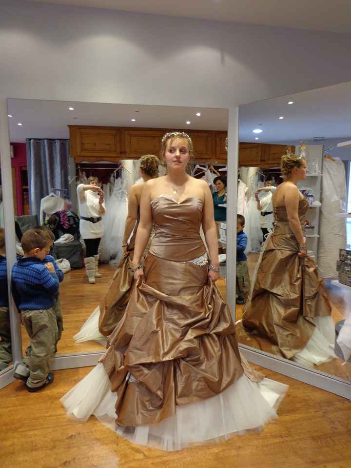 robe de couleur avec diadème
