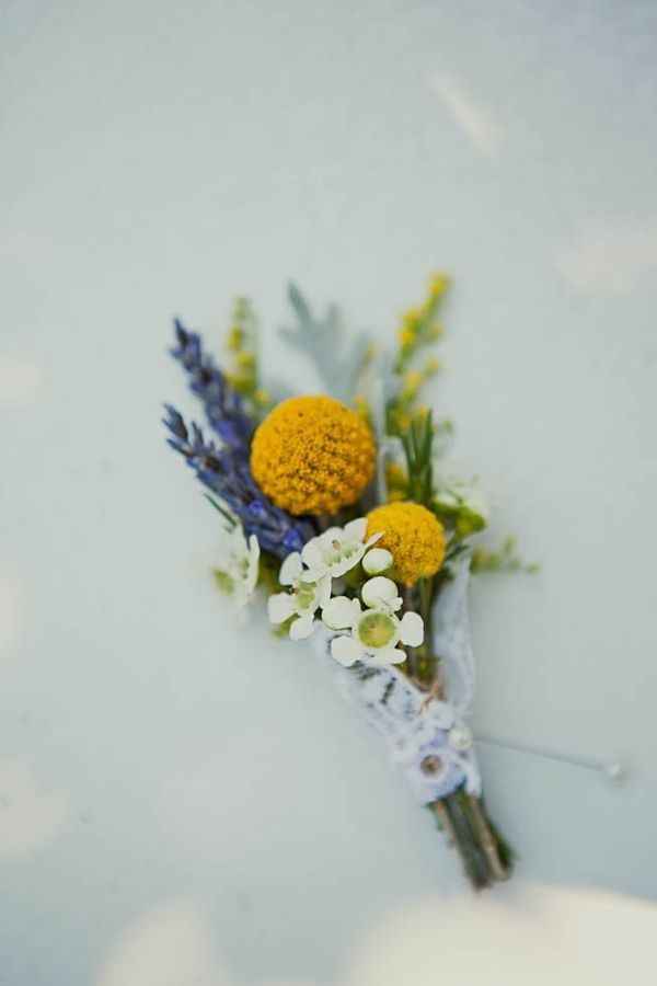 Une boutonnière en fleures fraiches pour monsieur! - 2