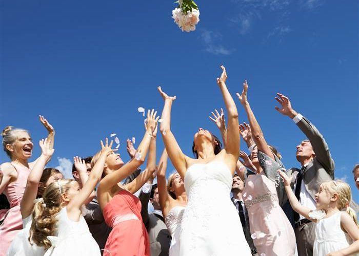 lancer traditionnel du bouquet