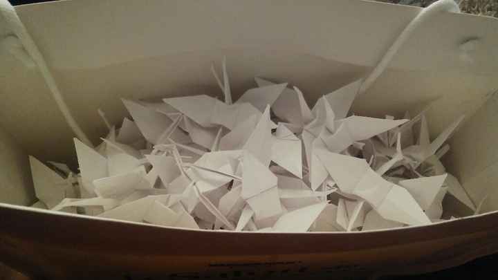 Guirlandes de grues en origami. - 2
