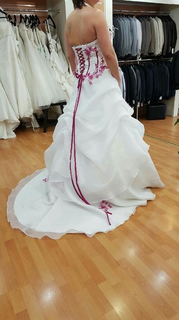 Robe trouvée trop contente - 2