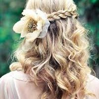 Coiffure avec des fleurs - 1