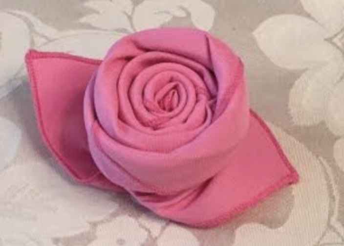 La présentation des tables de mariages: les serviettes de table - 1